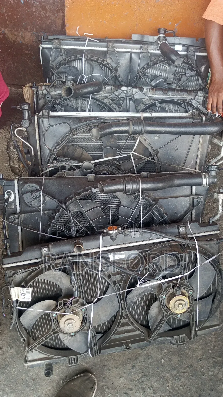 Quality Car Water Tanks Available Strong and in Perfect Condition