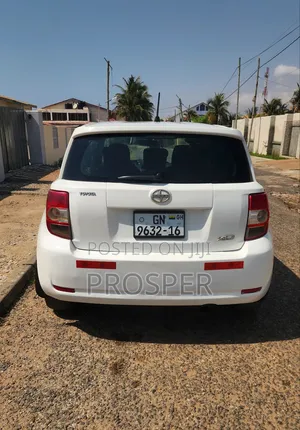 Scion xD Base 2009 White