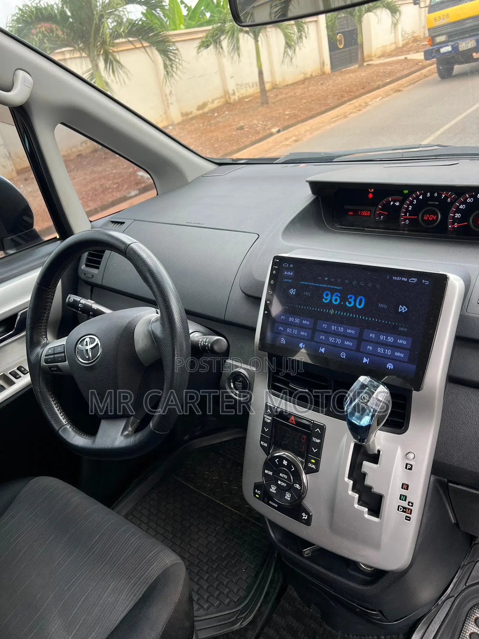 Toyota Voxy 2013 Black