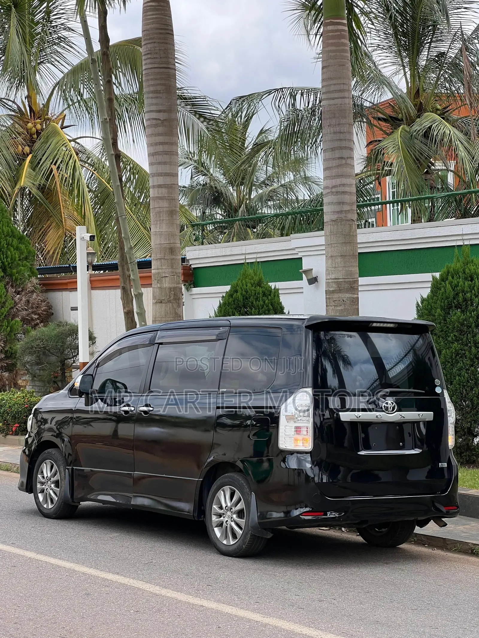 Toyota Voxy 2013 Black