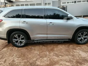 Toyota Highlander Limited 4dr SUV AWD (3.5L 6cyl 6A) 2015 Gray