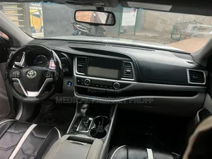 Toyota Highlander Limited 4dr SUV AWD (3.5L 6cyl 6A) 2015 Gray
