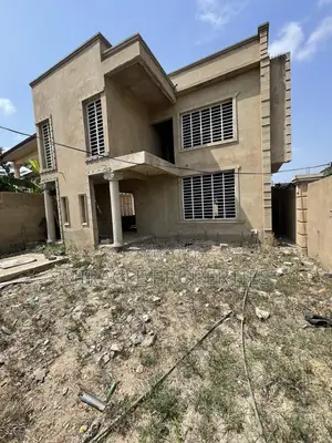 5bdrm House in Miracle Properties, Lake Side Estate for sale
