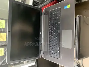 Laptop HP Pavilion 17 8GB Intel Core i5 HDD 1T