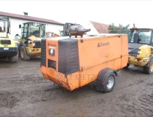 Air Compressor Compair 4 Cylinder, 9 Bar, 470 CFM