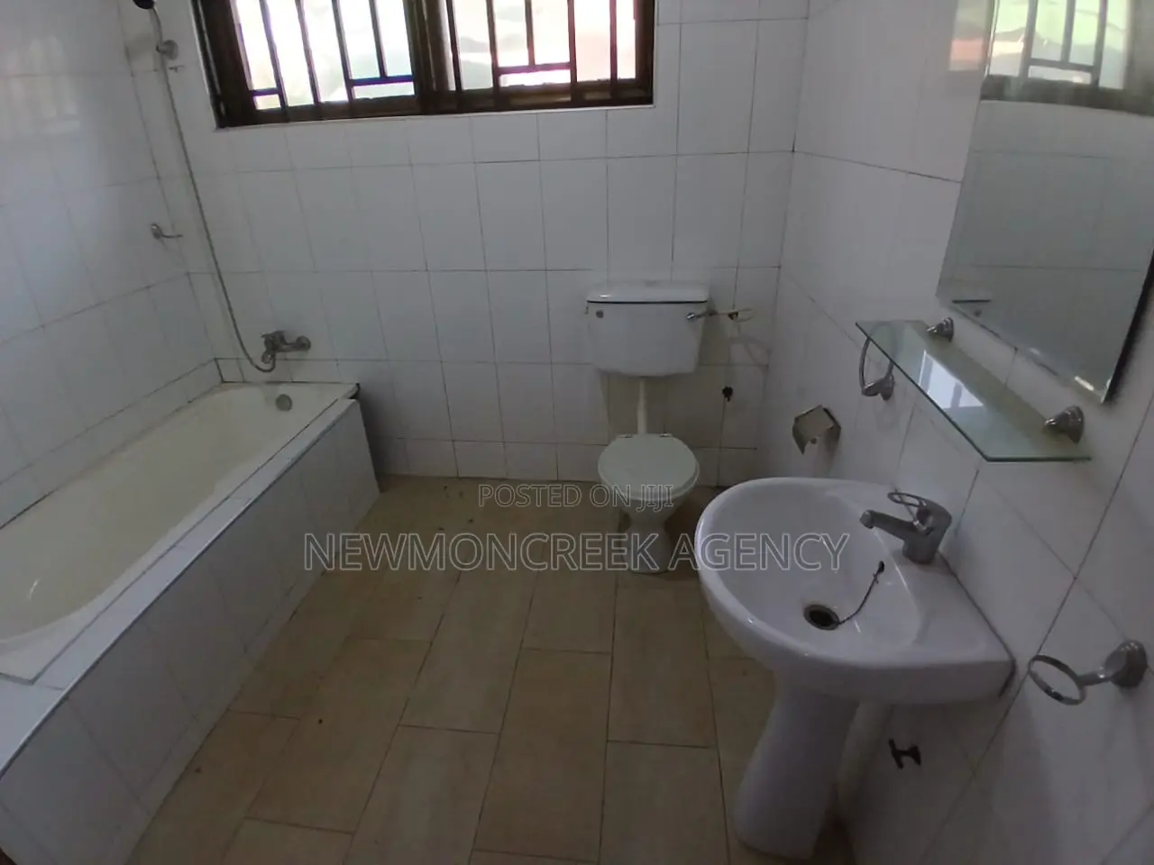 4bdrm Bungalow in Ashiyie Adenta, Accra Metropolitan for rent