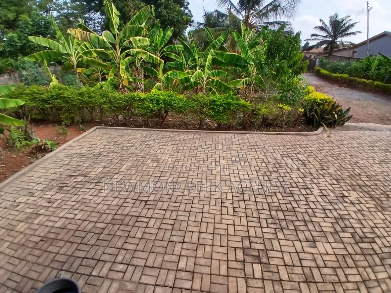 4bdrm Bungalow in Ashiyie Adenta, Accra Metropolitan for rent