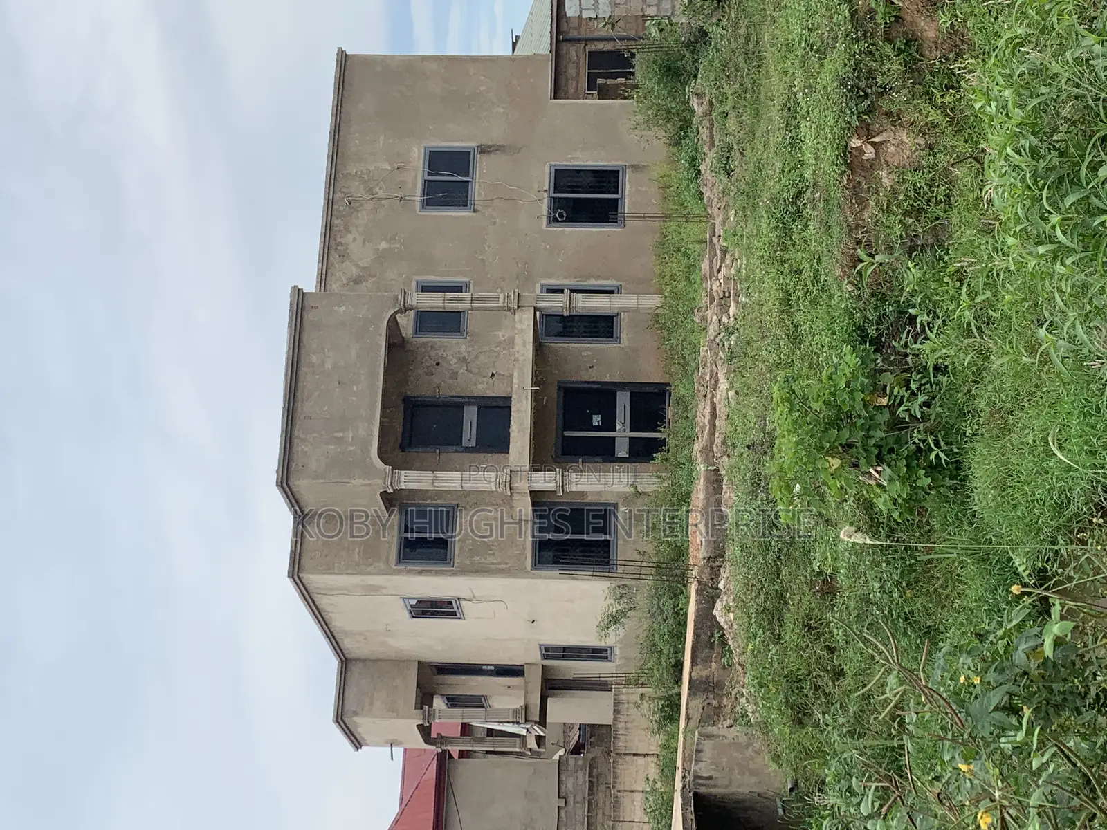 5bdrm House in Adenta for sale
