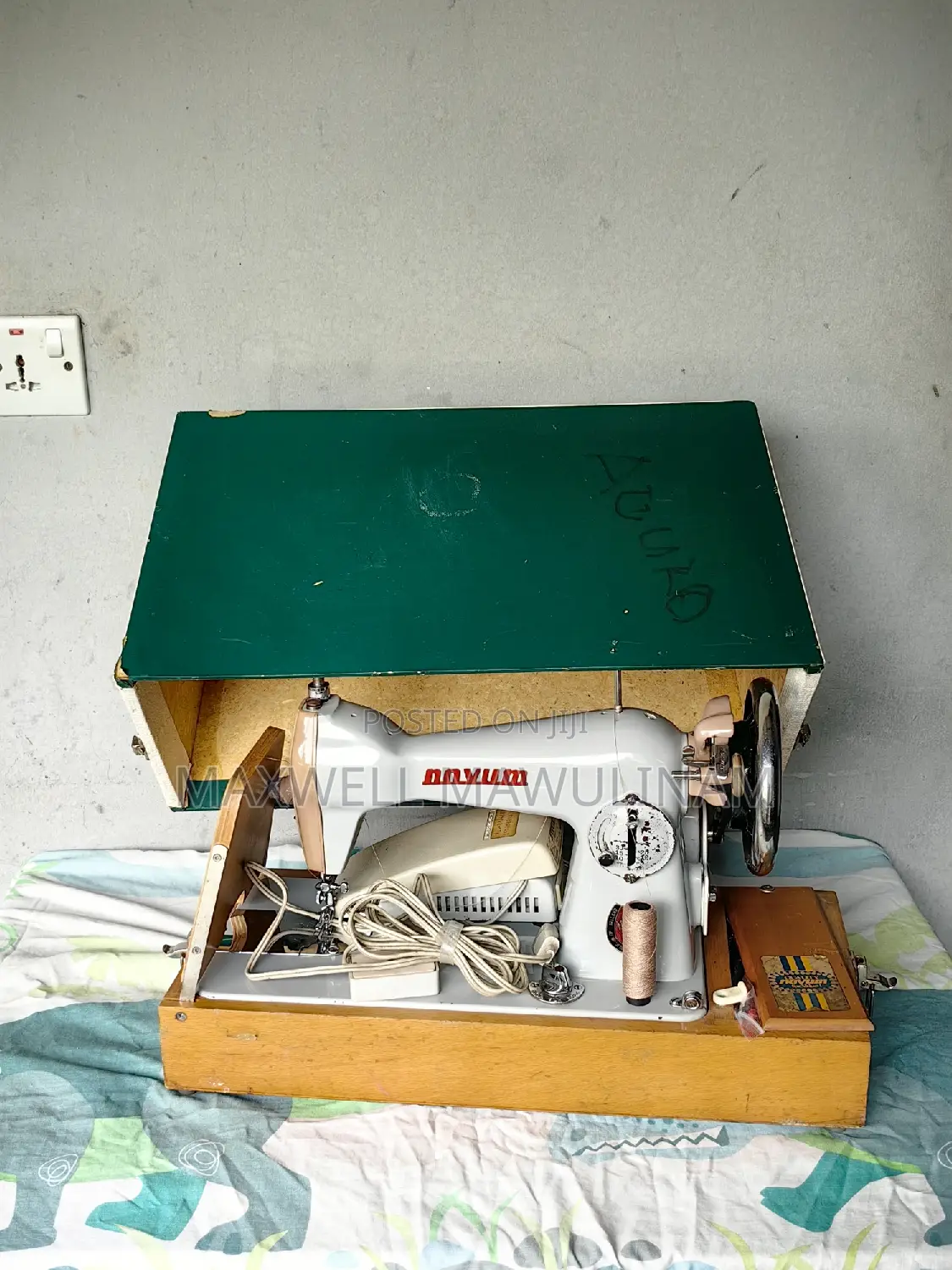 Novum Mark Iii Manual/Electric Sewing Machine