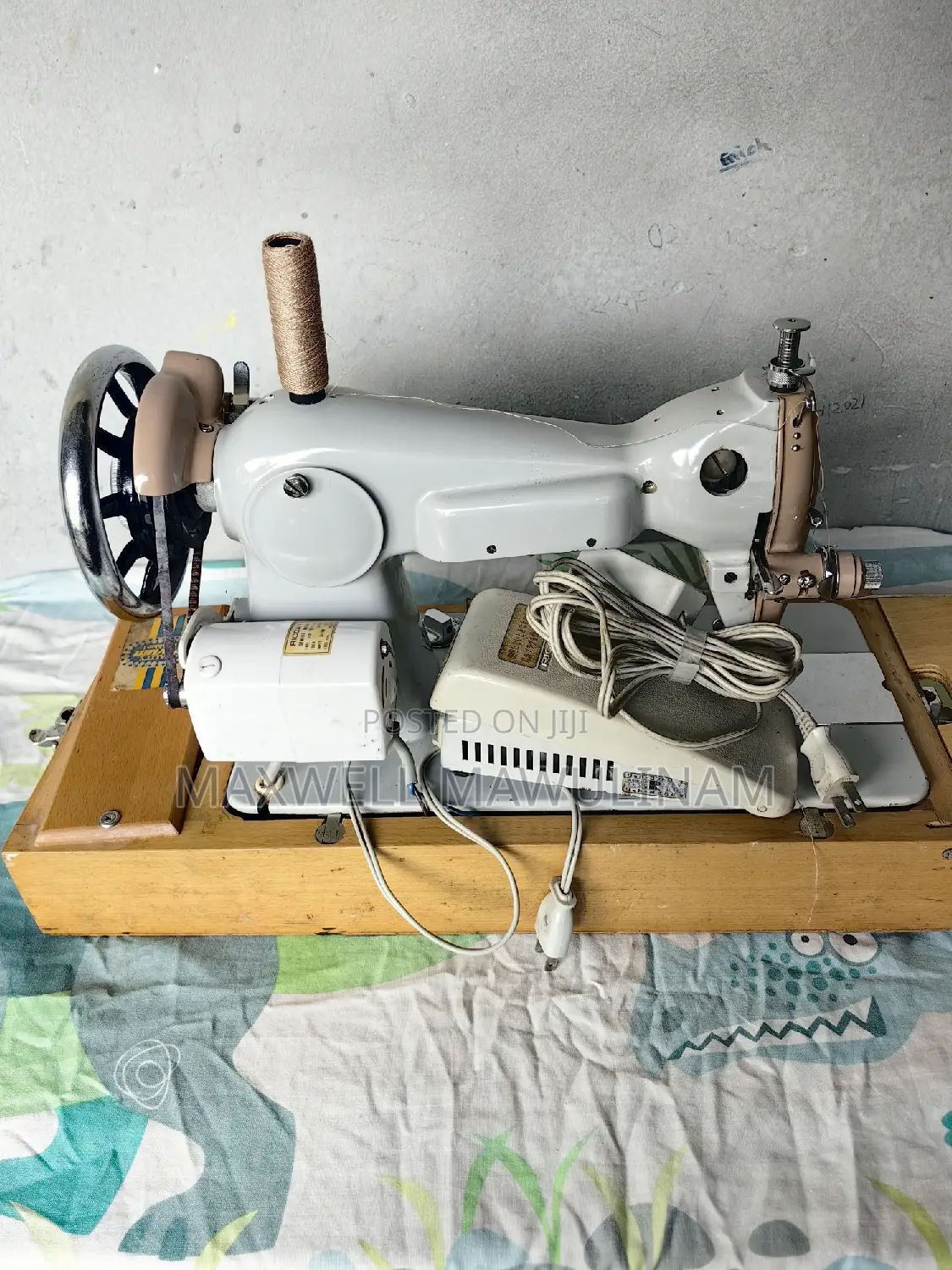 Novum Mark Iii Manual/Electric Sewing Machine
