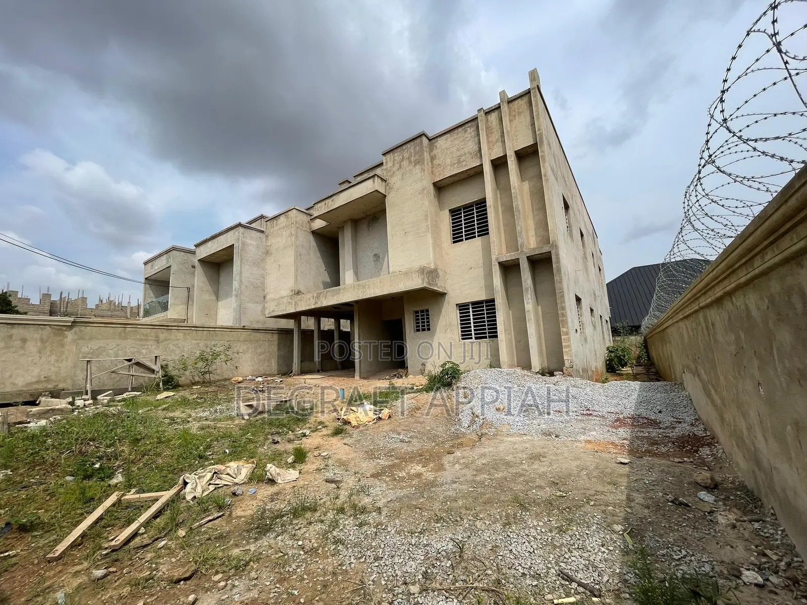 Semi Complete 4 Bedrooms House For Sale @ Abrepo Near Kumasi Girls Shs