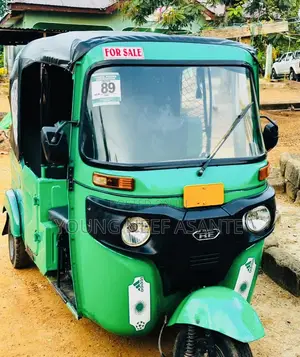 Bajaj RE 2025 Green
