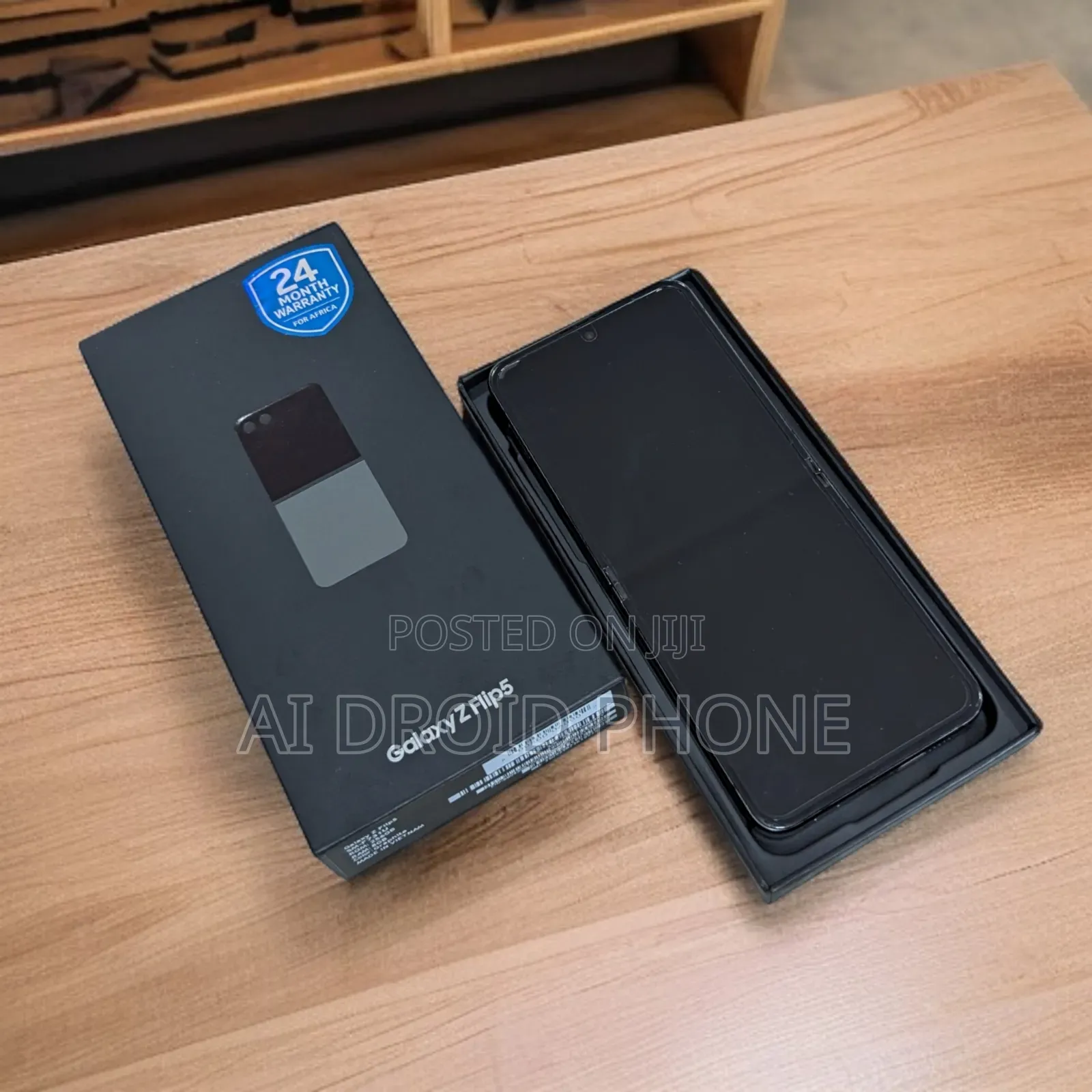 New Samsung Galaxy Z Flip 5 256 GB Gold