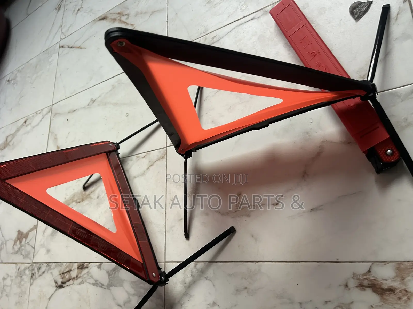 Safety Foldable Emergency Warning Triangle Kit With Storage Cage