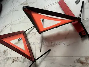 Safety Foldable Emergency Warning Triangle Kit With Storage Cage