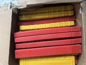 Safety Foldable Emergency Warning Triangle Kit With Storage Cage