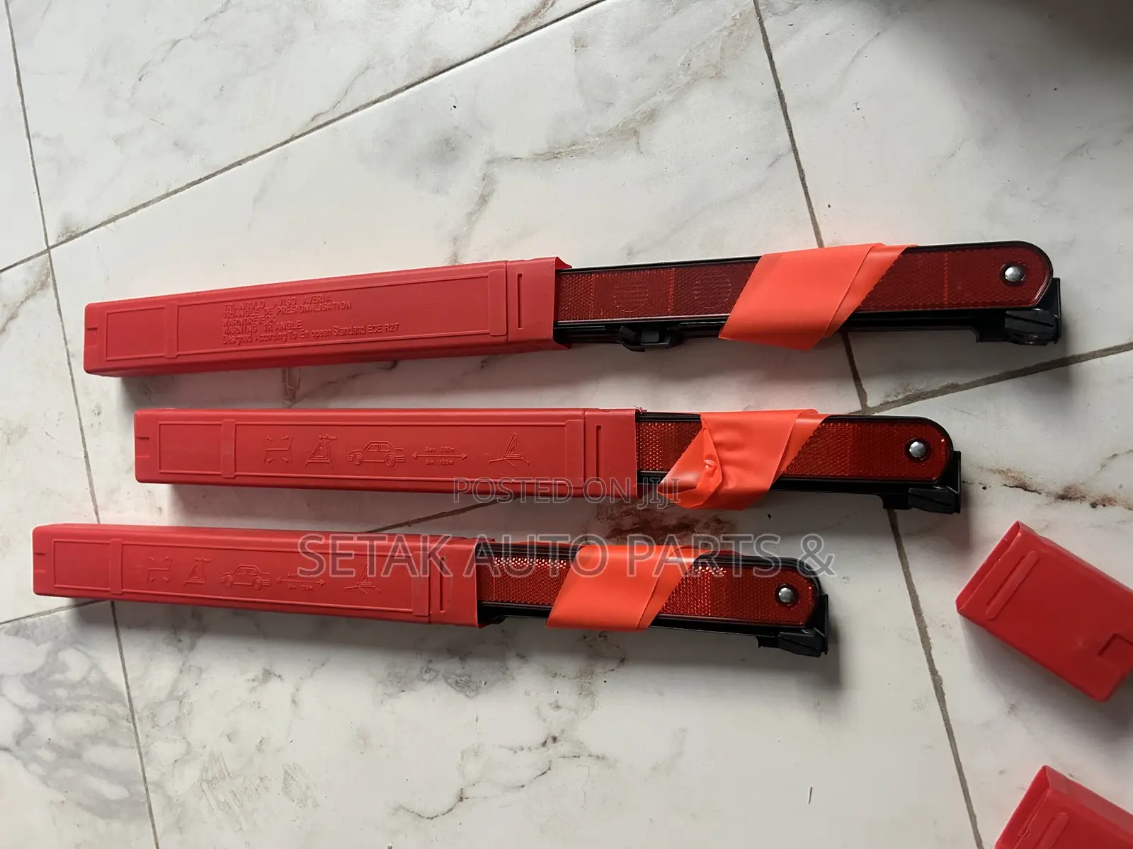 Safety Foldable Emergency Warning Triangle Kit With Storage Cage
