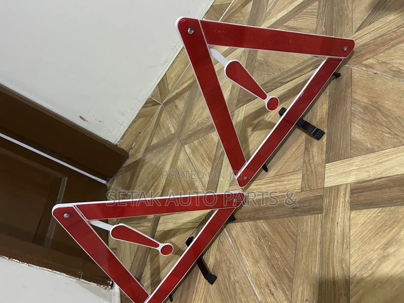 Safety Foldable Emergency Warning Triangle Kit With Storage Cage