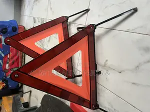 Safety Foldable Emergency Warning Triangle Kit With Storage Cage