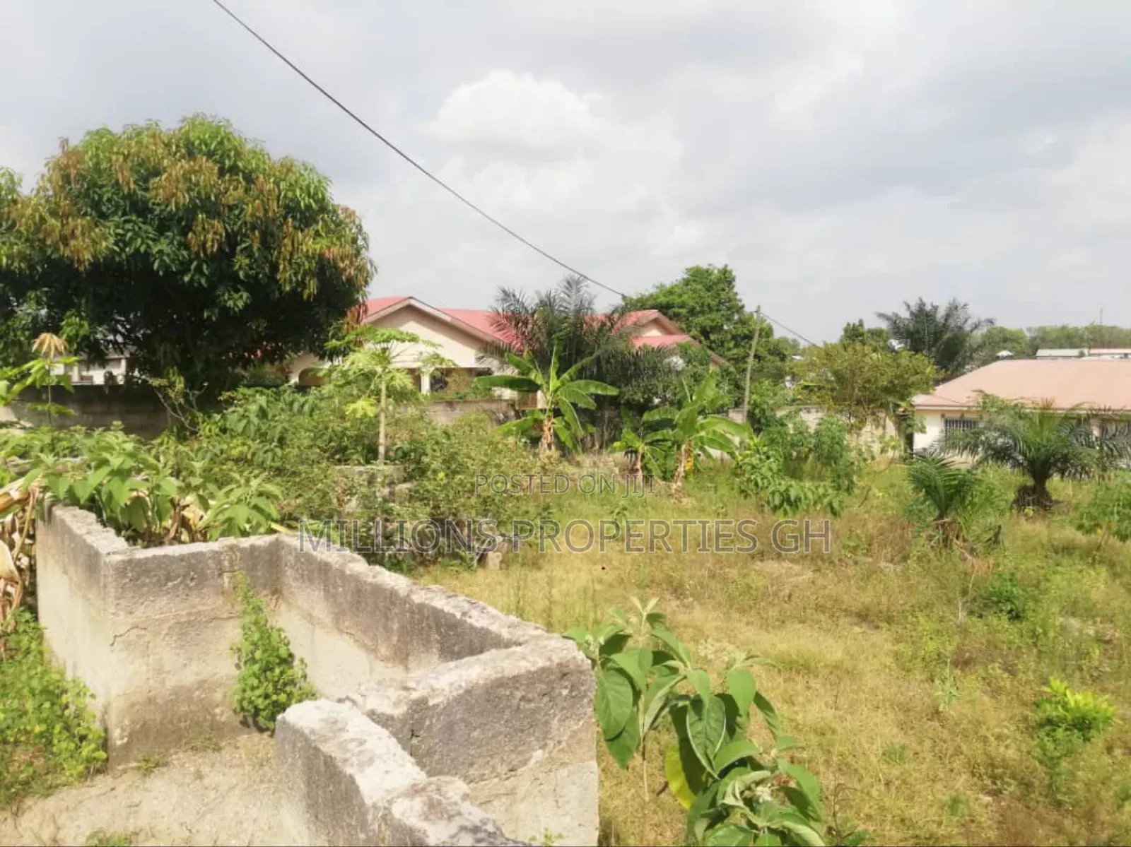 Full Plot+3bed 4sale Fumesua Noda Hotel