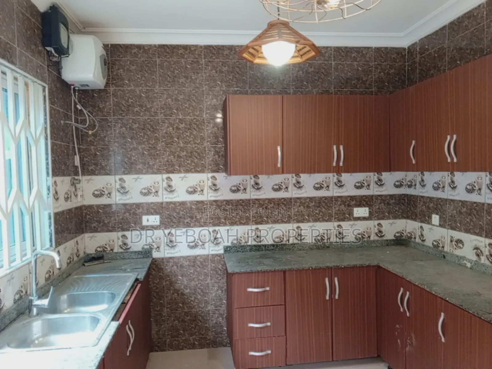 4bdrm House in Spintex Road for rent