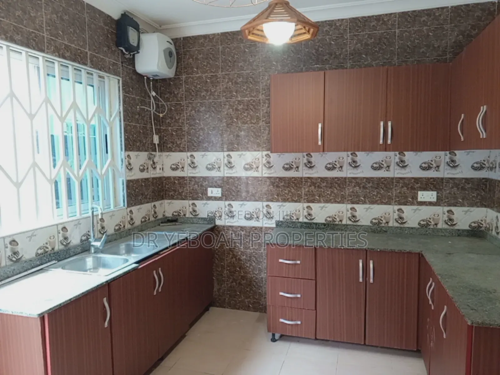 4bdrm House in Spintex Road for rent