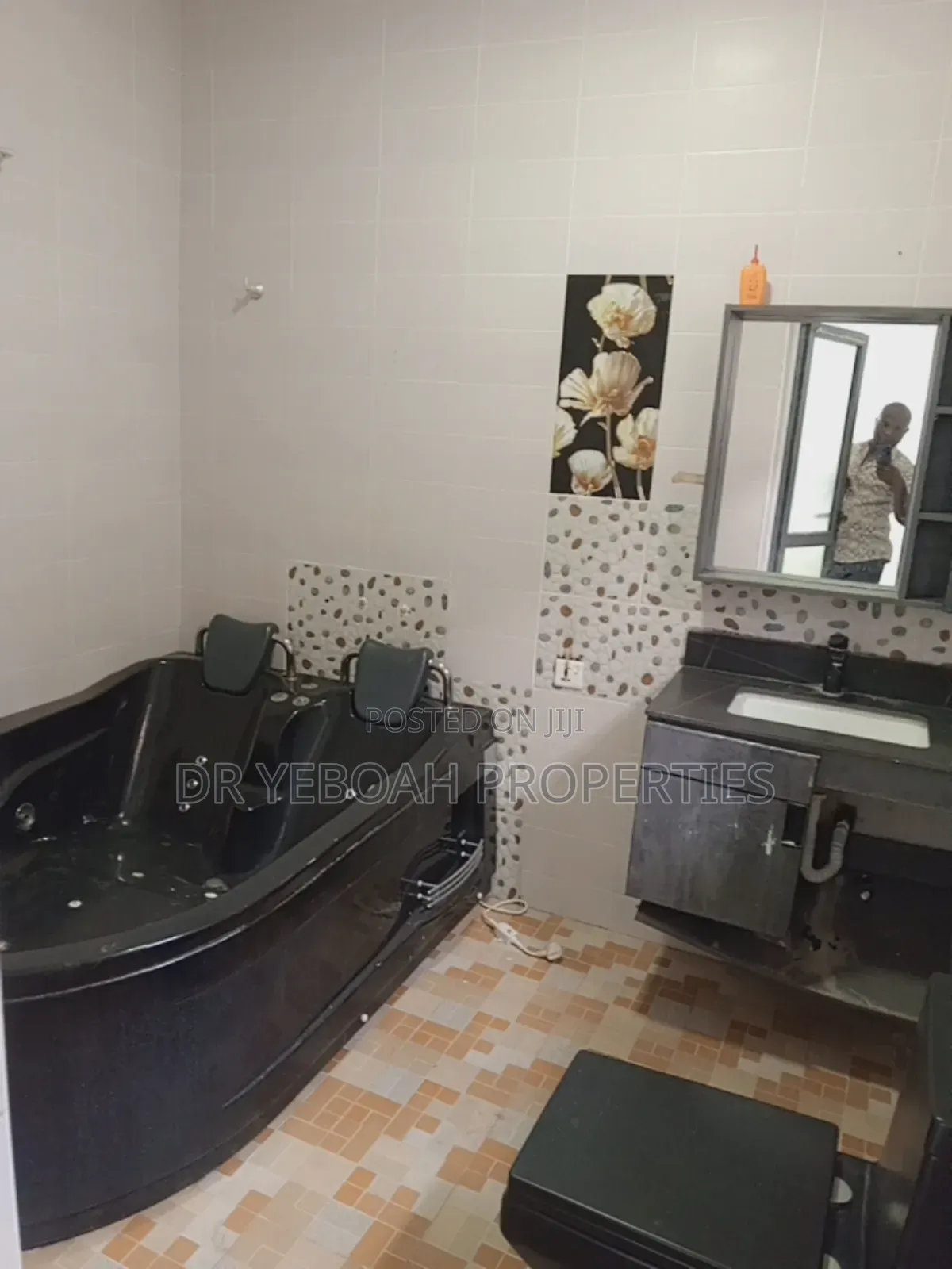 4bdrm House in Spintex Road for rent