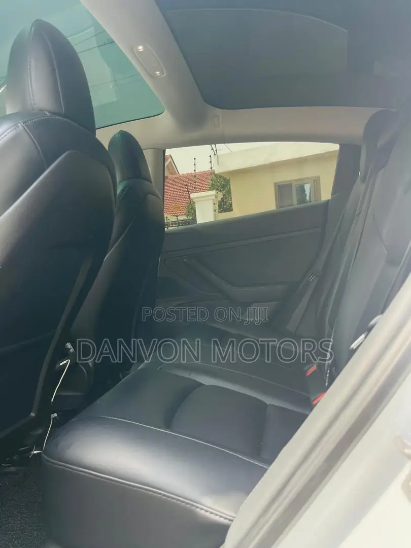 Tesla Model 3 2020 White