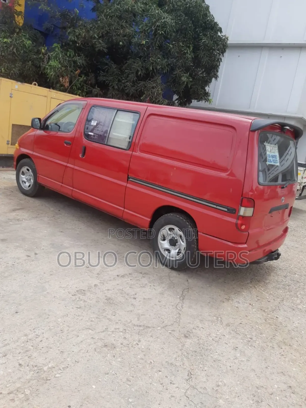 Toyota HiAce 2012 Red