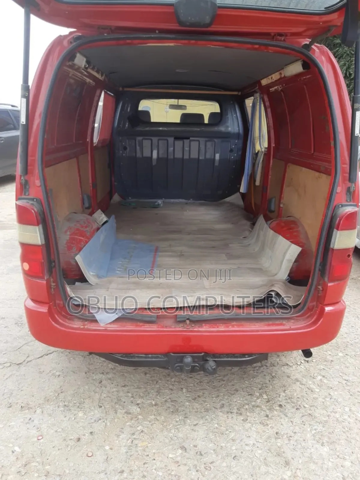Toyota HiAce 2012 Red