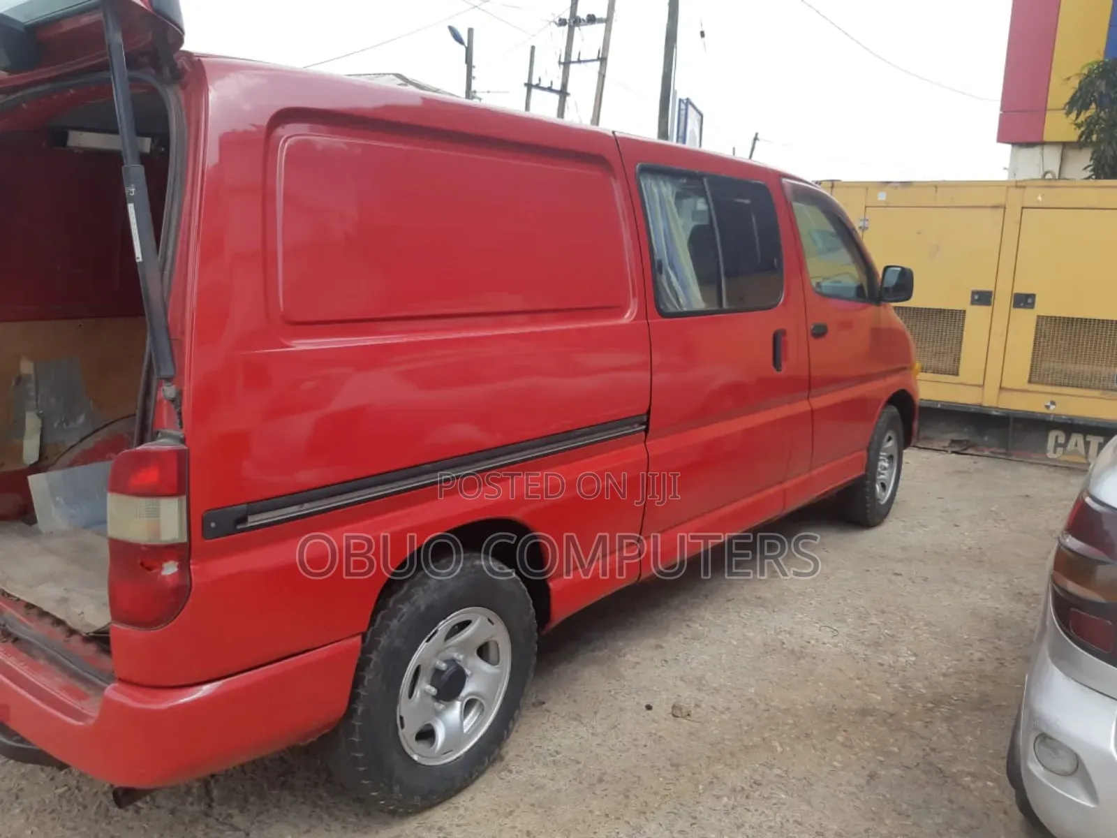 Toyota HiAce 2012 Red