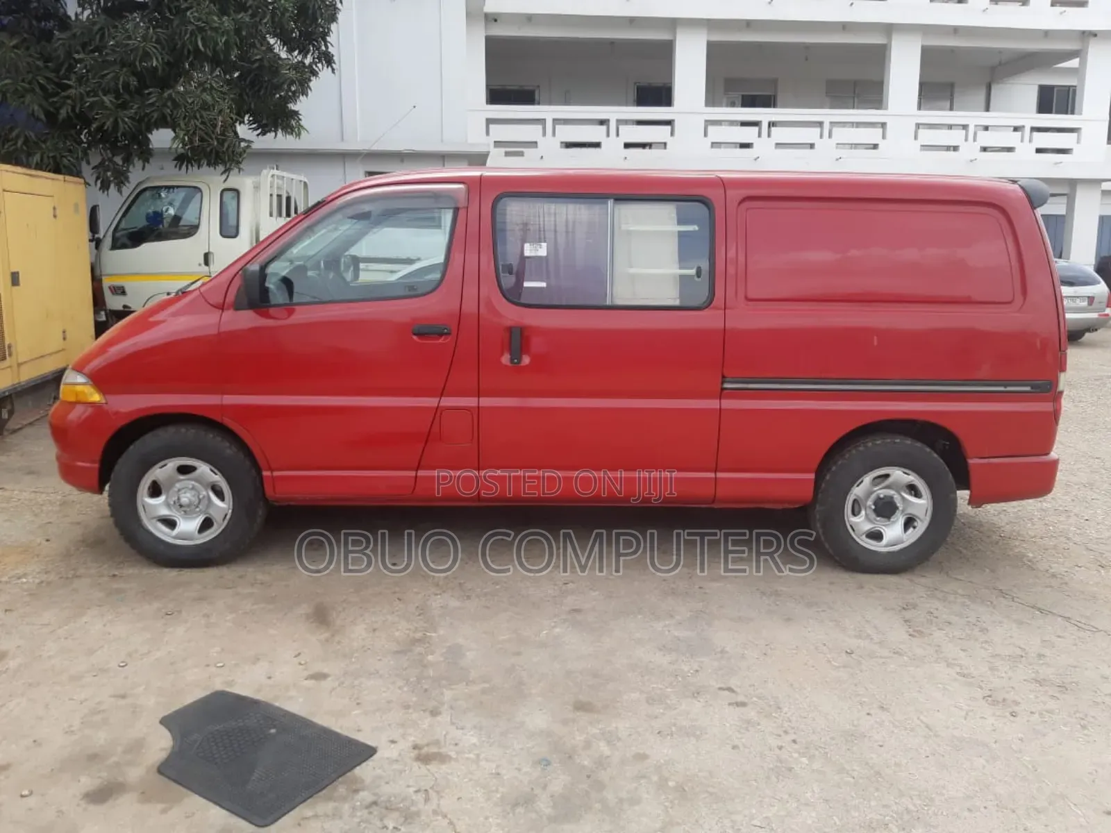 Toyota HiAce 2012 Red