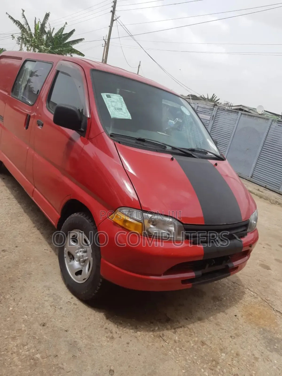 Toyota HiAce 2012 Red
