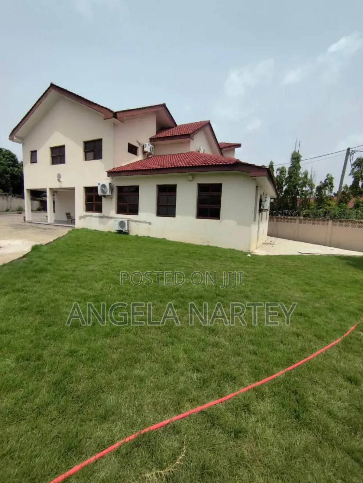 15bdrm House in Ridge for rent