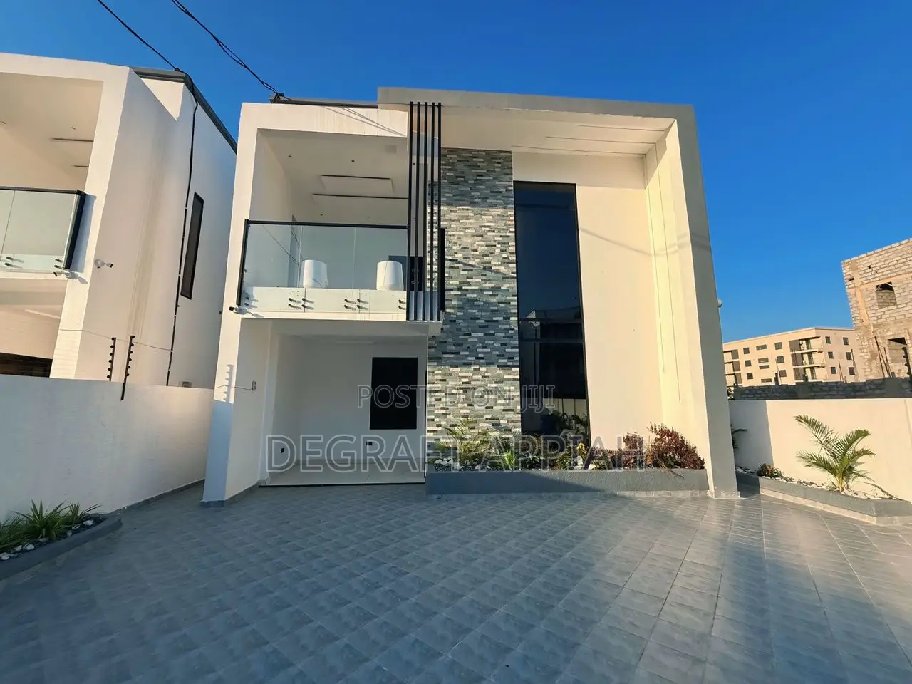 4bdrm Duplex in East Legon Hills for sale