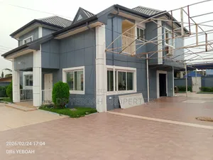 4bdrm Maisonette in Luxury- 4Bedrooms for rent