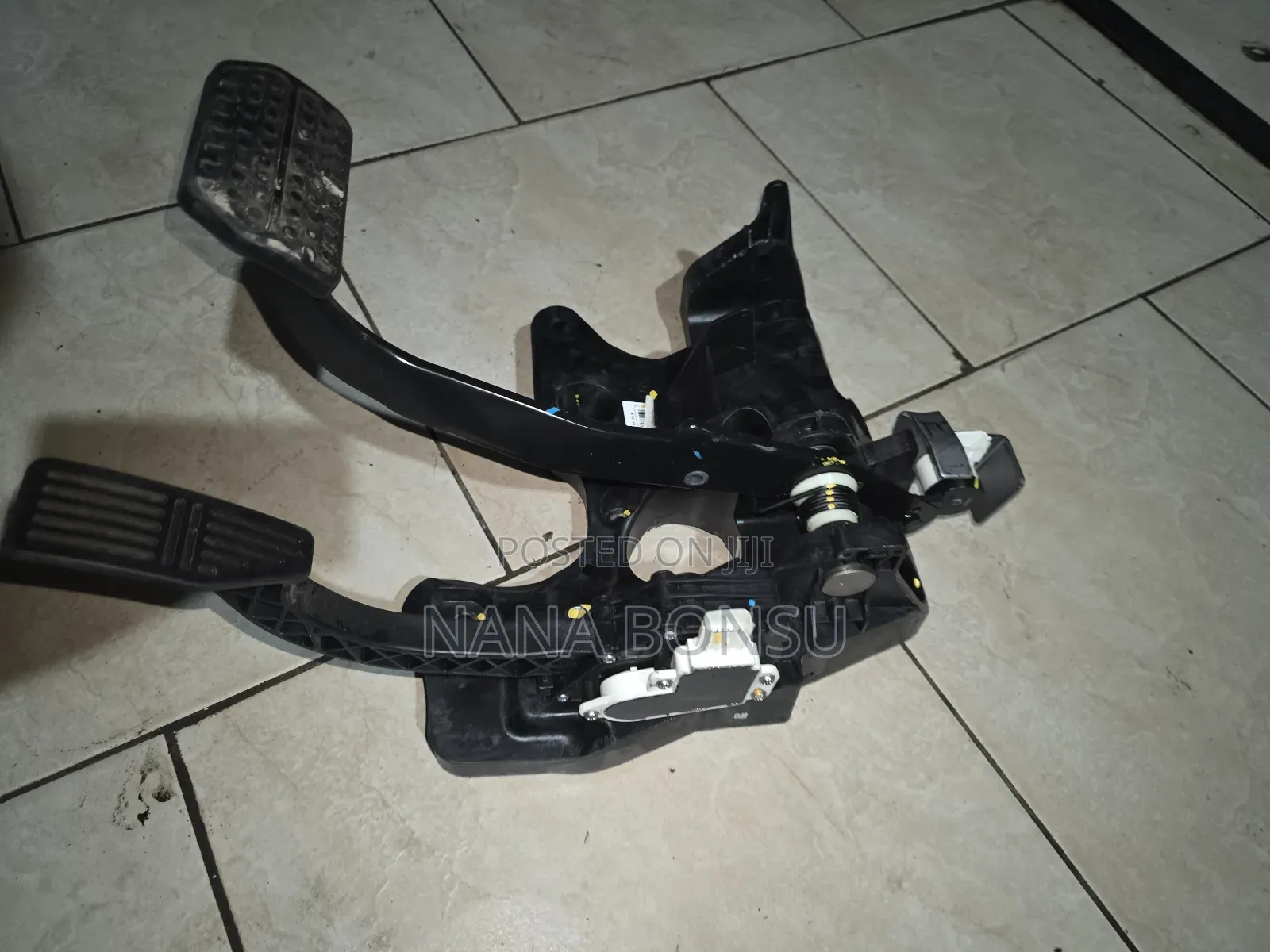 Chevrolet Spart Accelerator and Break Padels