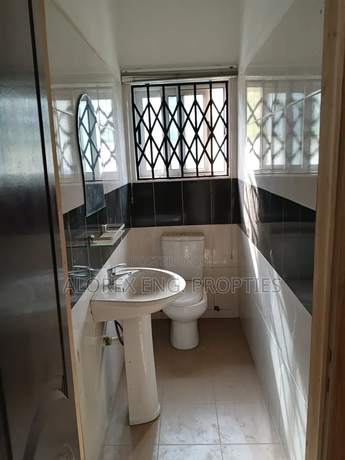 3bdrm Bungalow in Oyarifa for rent