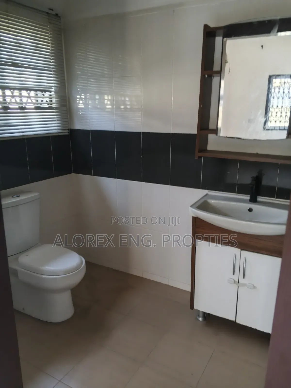 3bdrm Bungalow in Oyarifa for rent