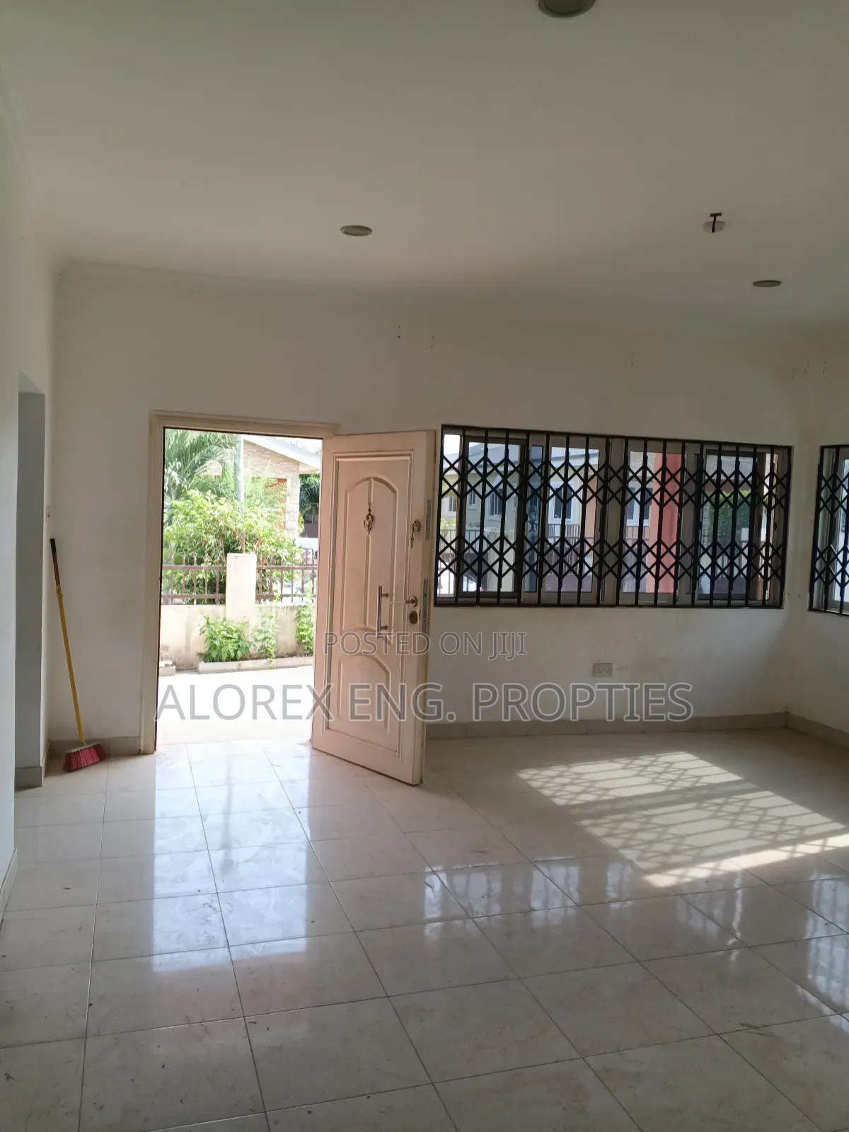 3bdrm Bungalow in Oyarifa for rent