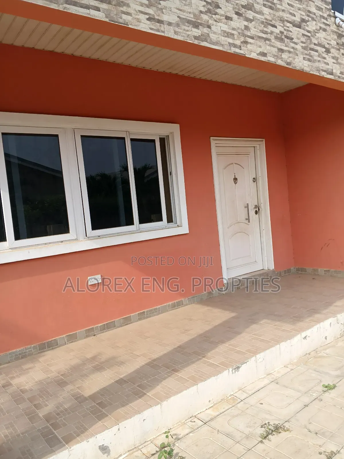 3bdrm Bungalow in Oyarifa for rent