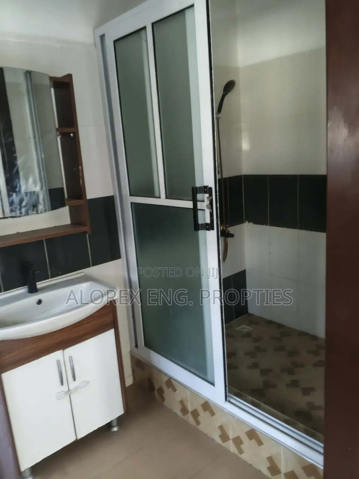 3bdrm Bungalow in Oyarifa for rent