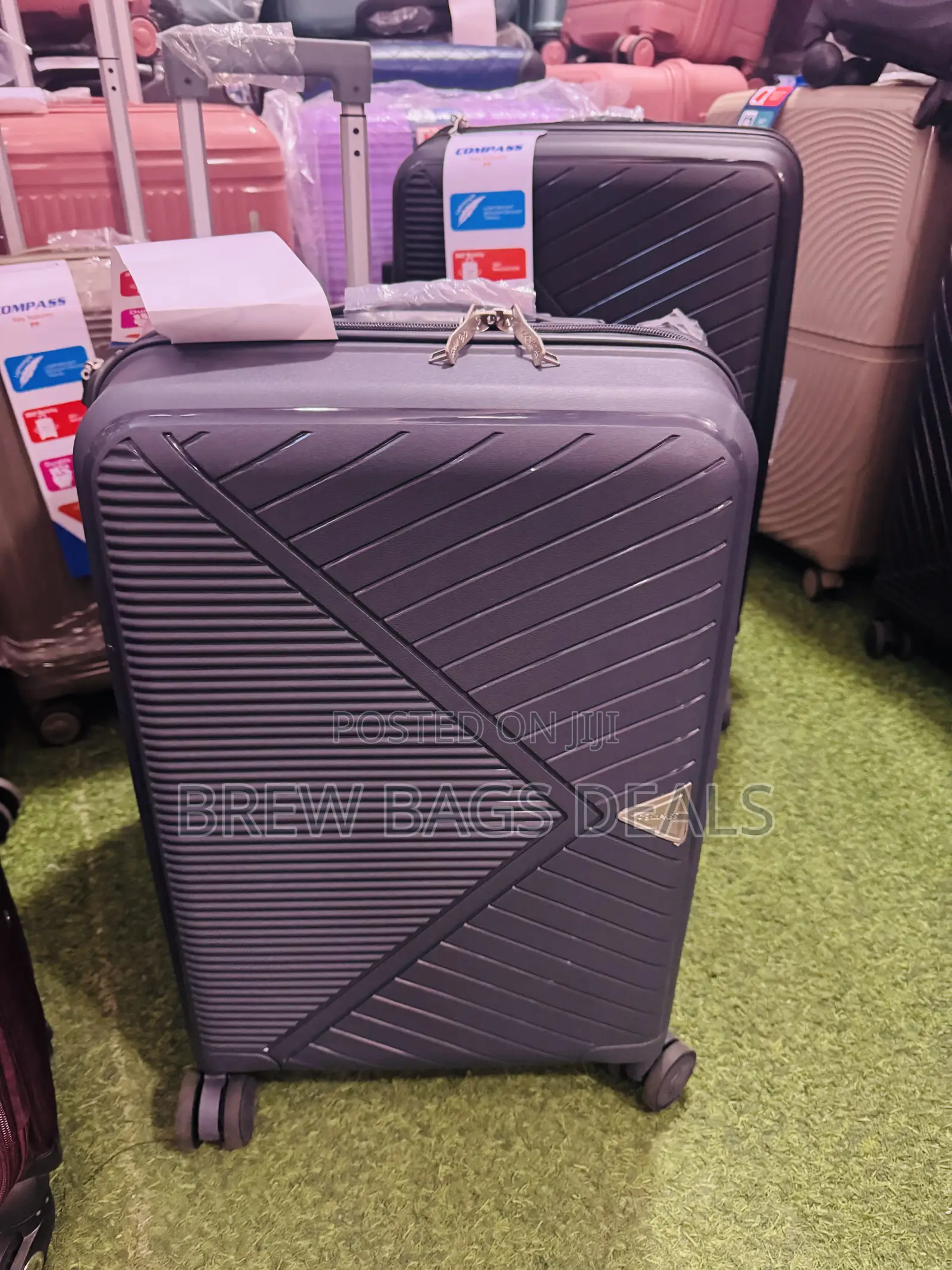 Quality Ak Single Medium Size Fiber Unbreakable Traveling Bag