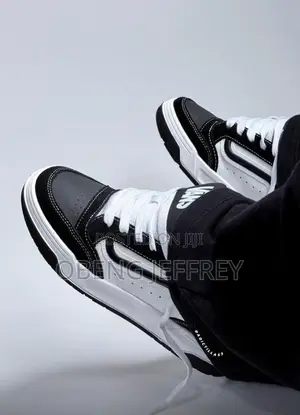 Original Vans Hylane in Black/White