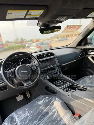 Jaguar F-Pace 25t AWD 2020 White