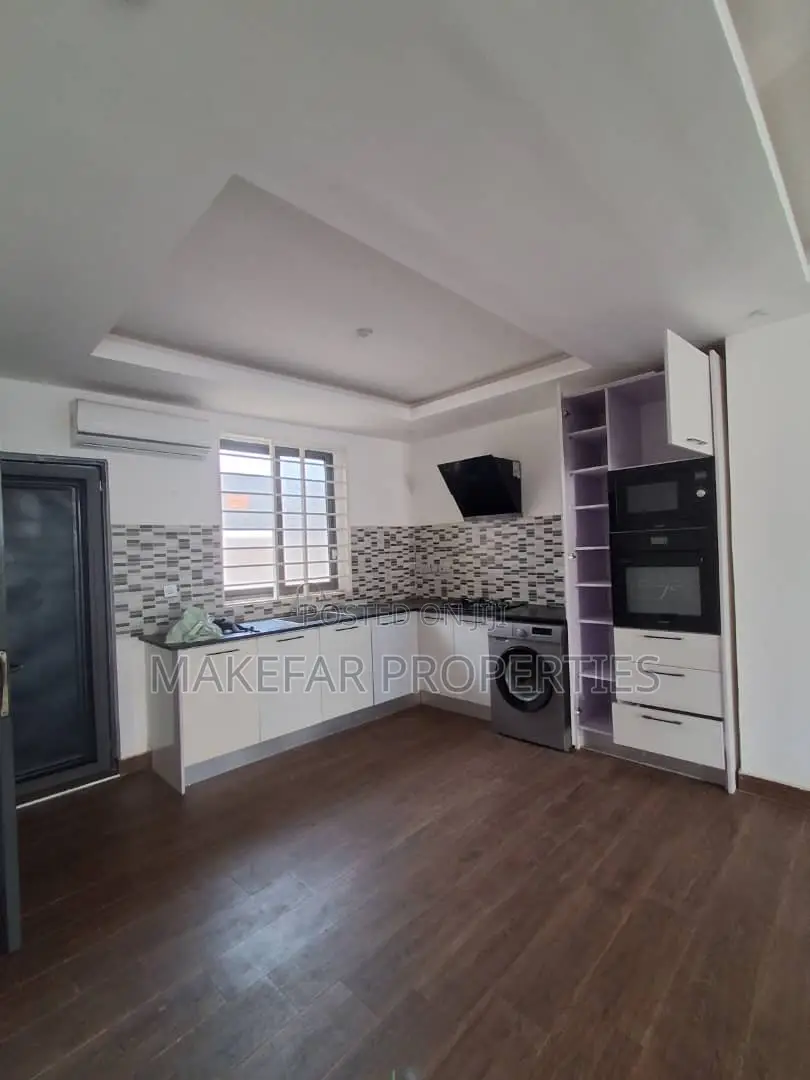 3bdrm House in School Junction for rent