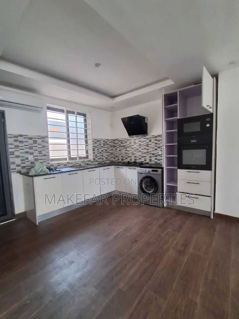 3bdrm House in School Junction for rent