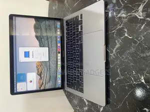 Laptop Apple MacBook Pro 2020 16GB Intel Core i5 SSD 256GB