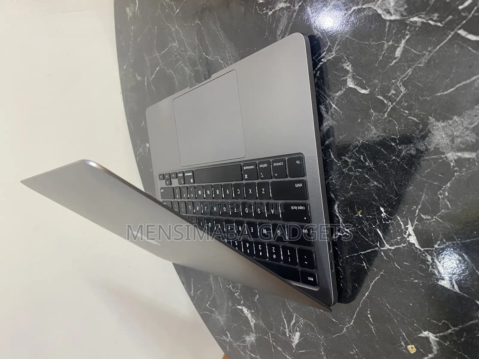 Laptop Apple MacBook Pro 2020 16GB Intel Core i5 SSD 256GB