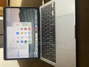 Laptop Apple MacBook Pro 2020 16GB Intel Core i5 SSD 256GB